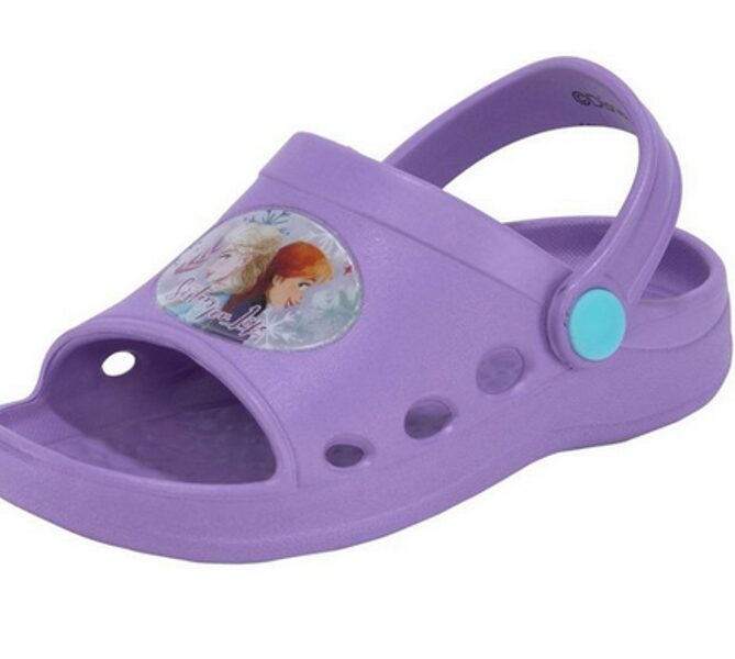 Vasaras sandales no Disney.